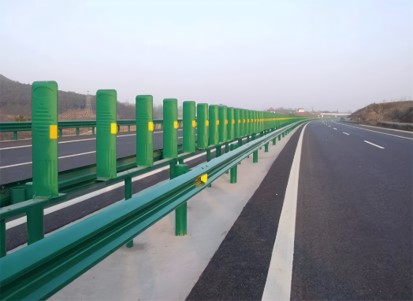 公路波形梁护栏